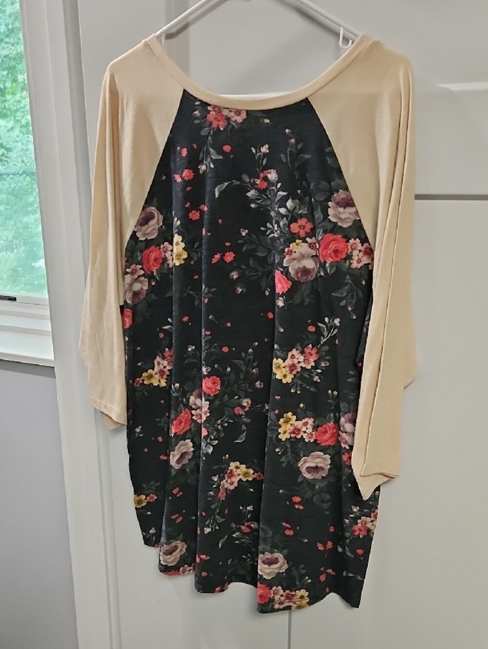 torrid Black Floral Raglan Top with Cream Sleeves - Picture 4 of 4